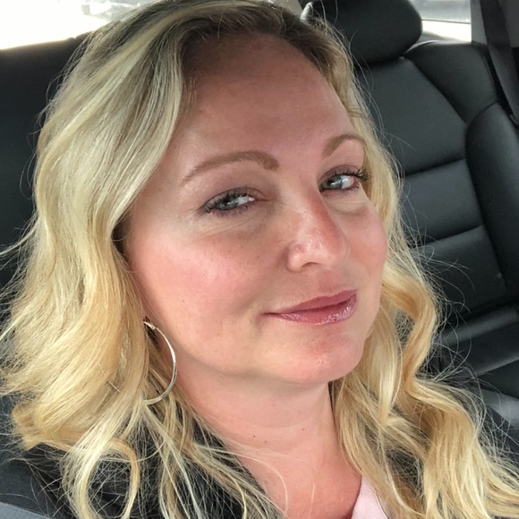 Meet your Posher, Cindy - Picture 1 of 1